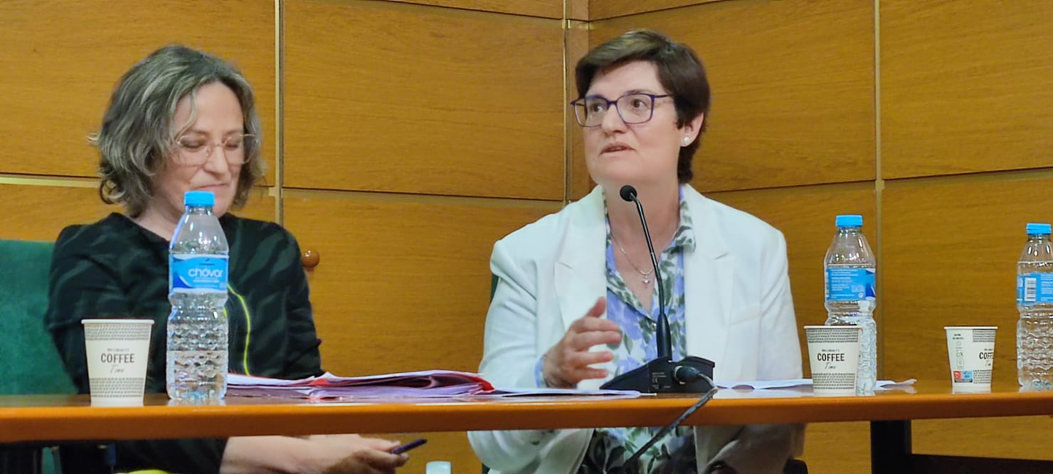 Mesa redonda Vivienda. Marisol Caastelló y Alejandra Gallén