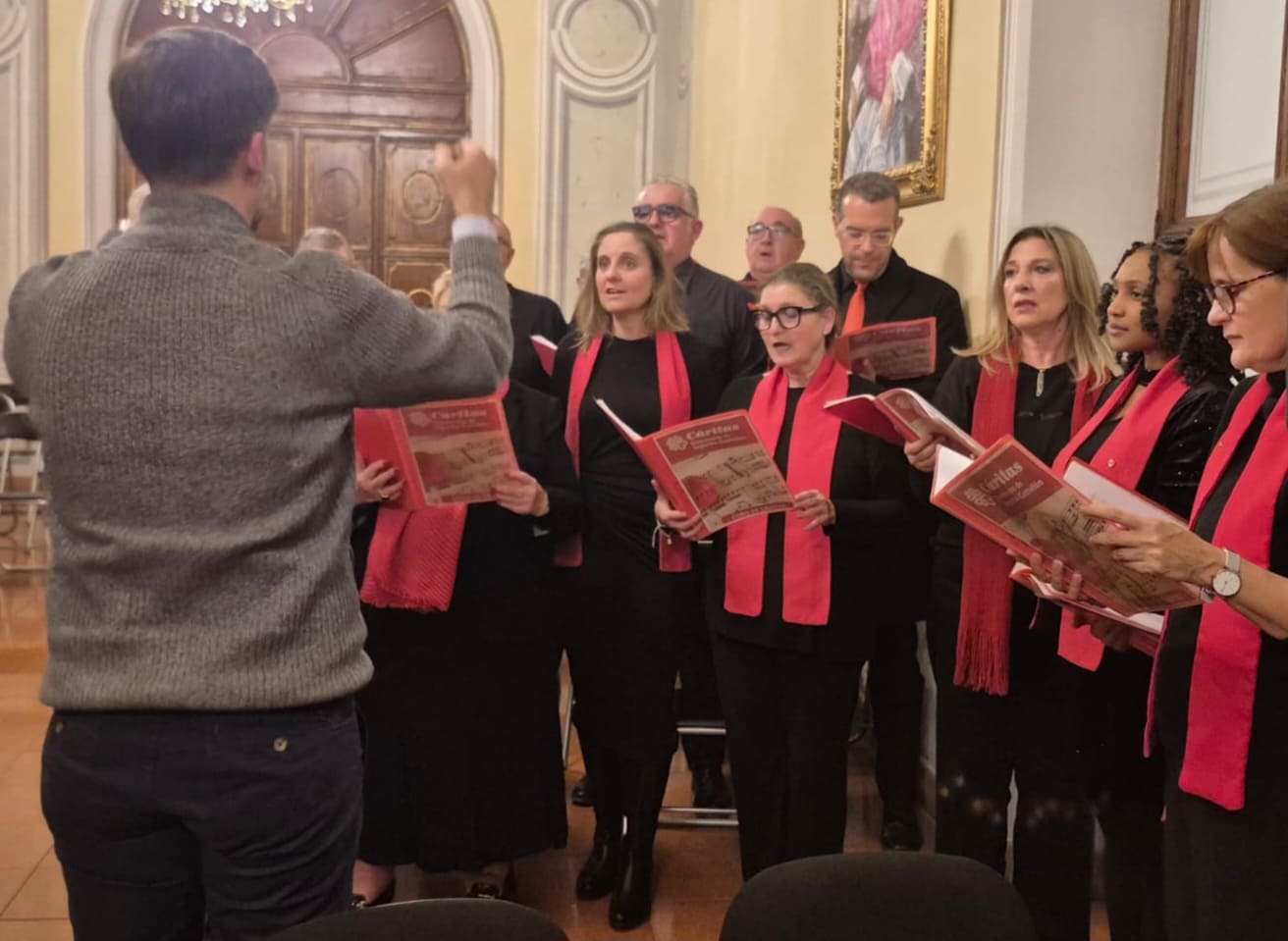 Coro. Felicitación Navidad 2025 a Obispo